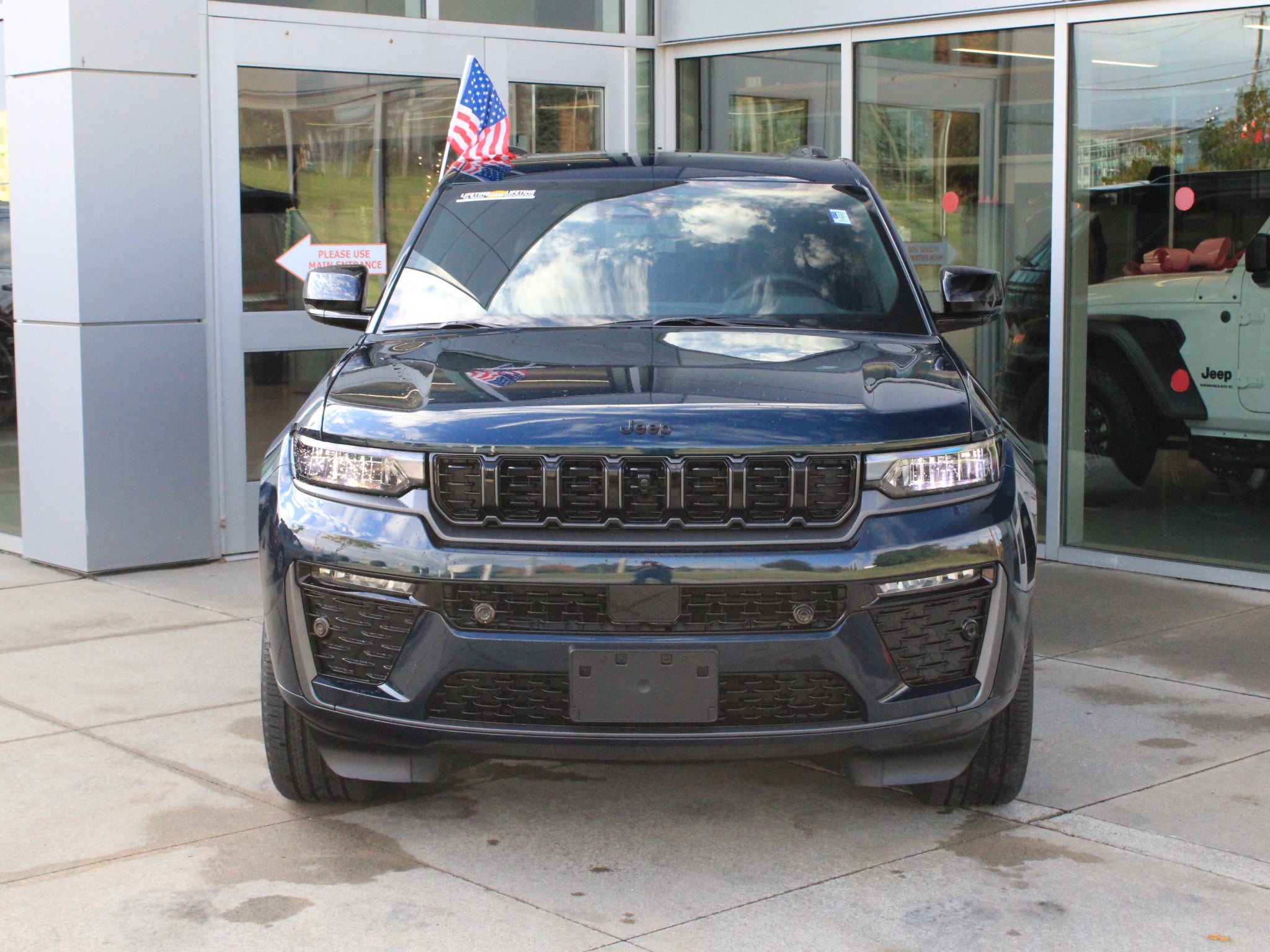 2027 Jeep Grand Cherokee Limited Reserve