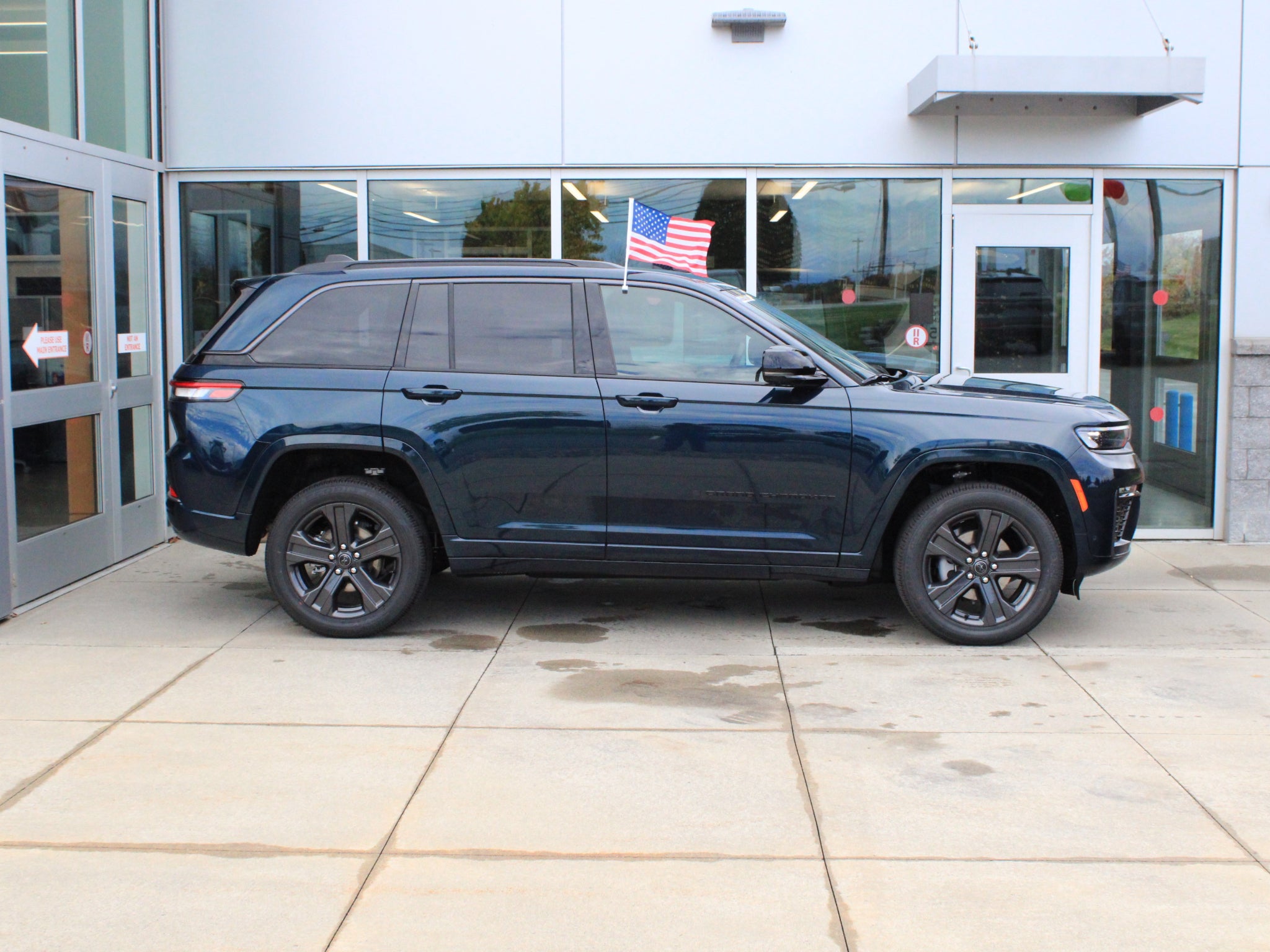 2027 Jeep Grand Cherokee Limited Reserve