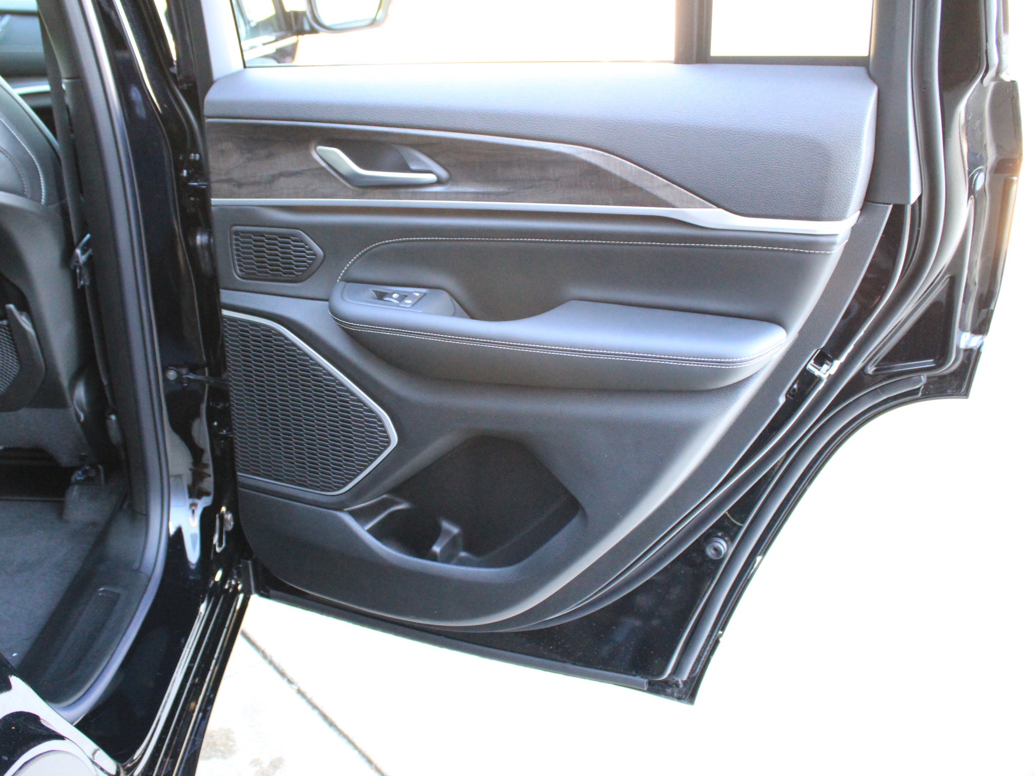 2027 Jeep Grand Cherokee Limited Reserve