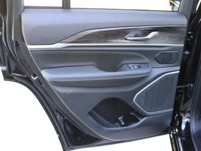 2027 Jeep Grand Cherokee Limited Reserve