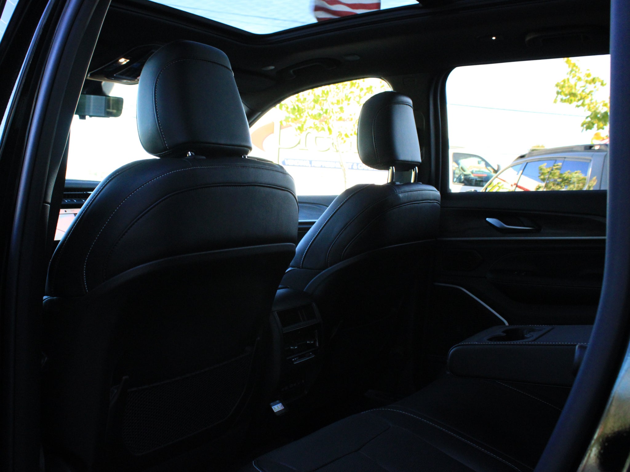 2027 Jeep Grand Cherokee Limited Reserve
