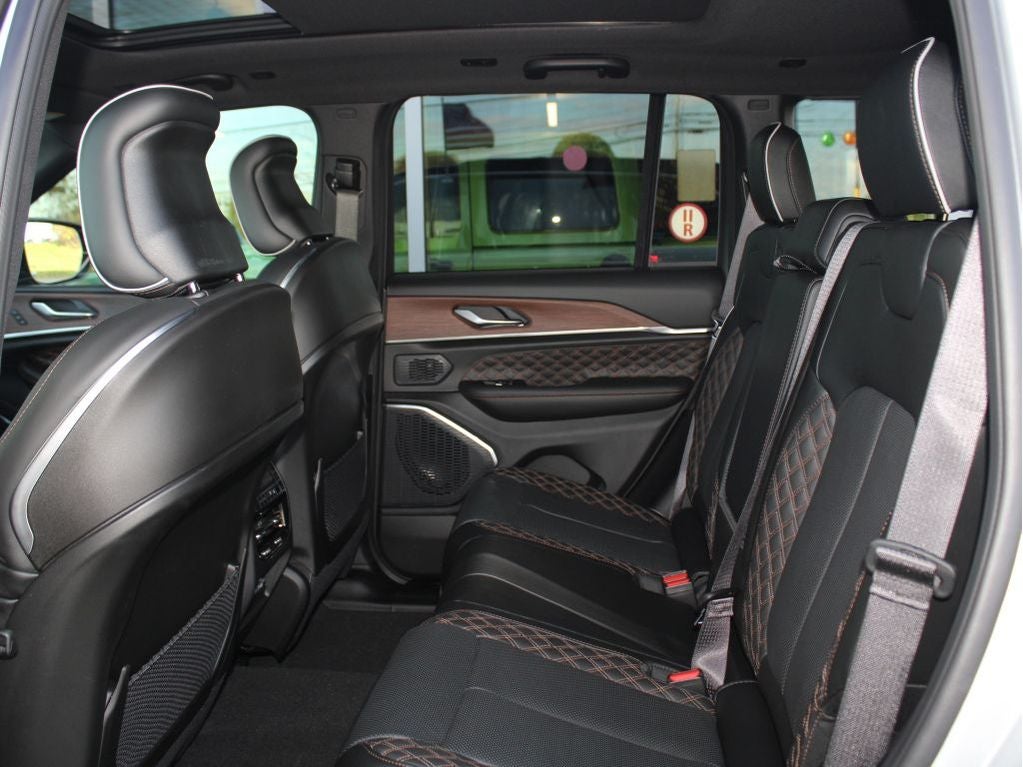 2025 Jeep Grand Cherokee Summit