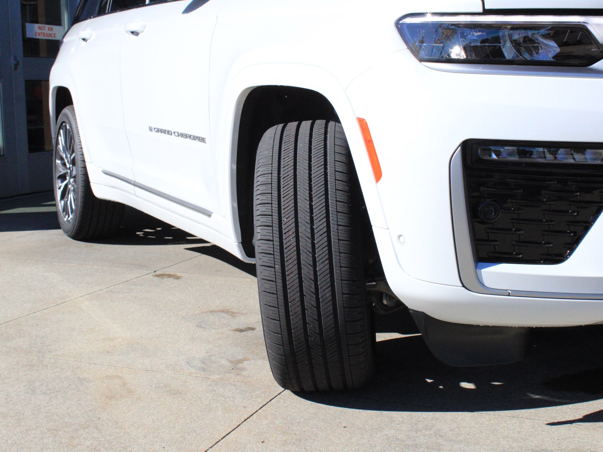 2027 Jeep Grand Cherokee Summit