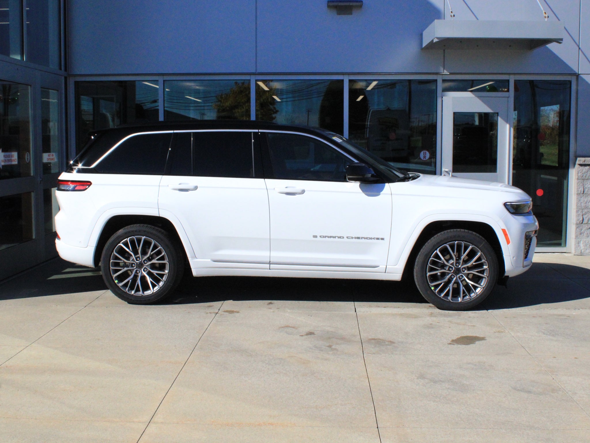 2027 Jeep Grand Cherokee Summit