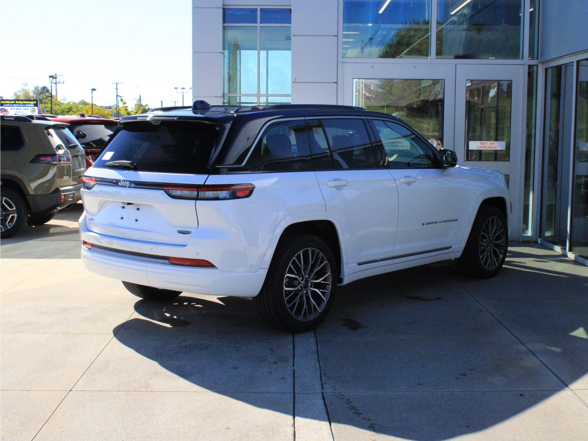 2027 Jeep Grand Cherokee Summit