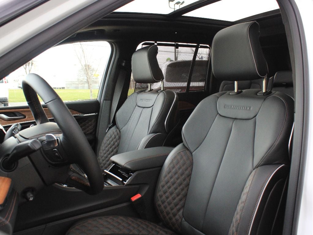 2026 Jeep Grand Cherokee Summit