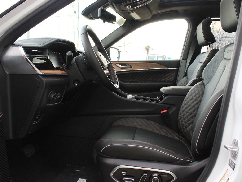2026 Jeep Grand Cherokee Summit