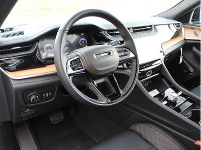 2026 Jeep Grand Cherokee Summit