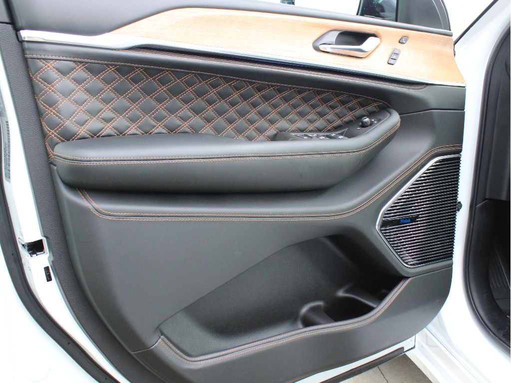 2026 Jeep Grand Cherokee Summit