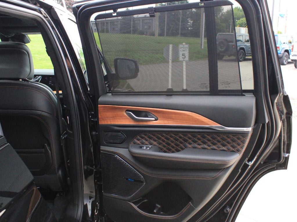 2026 Jeep Grand Cherokee Summit