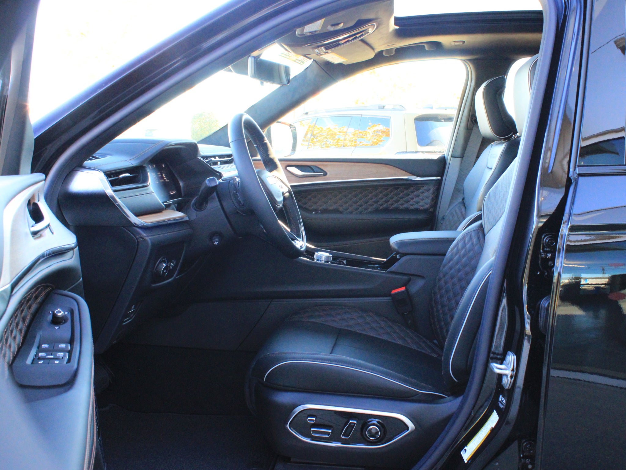 2027 Jeep Grand Cherokee Summit