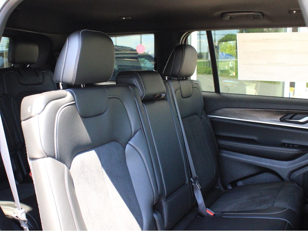 2026 Jeep Grand Cherokee L Laredo Altitude