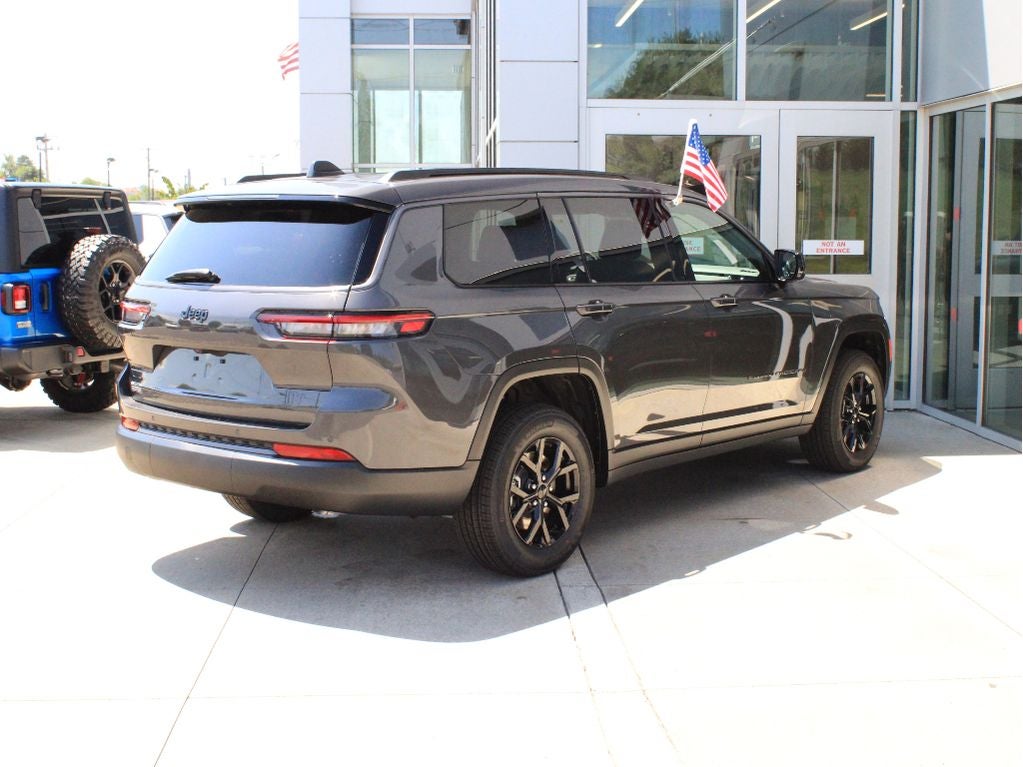 2026 Jeep Grand Cherokee L Laredo Altitude