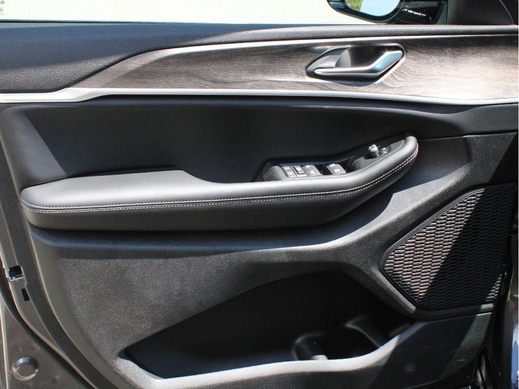 2026 Jeep Grand Cherokee L Laredo Altitude