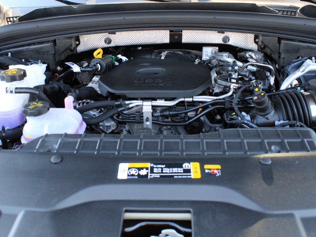 2026 Jeep Grand Cherokee L Laredo Altitude