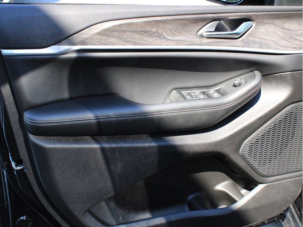 2026 Jeep Grand Cherokee L Laredo Altitude