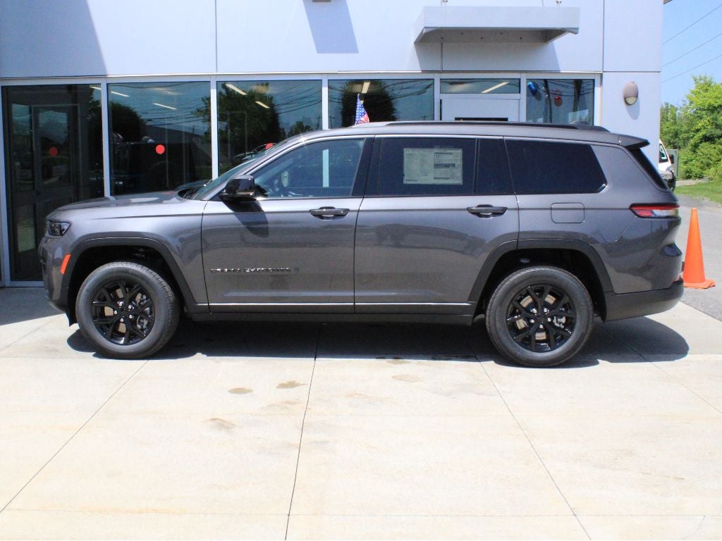 2026 Jeep Grand Cherokee L Laredo Altitude