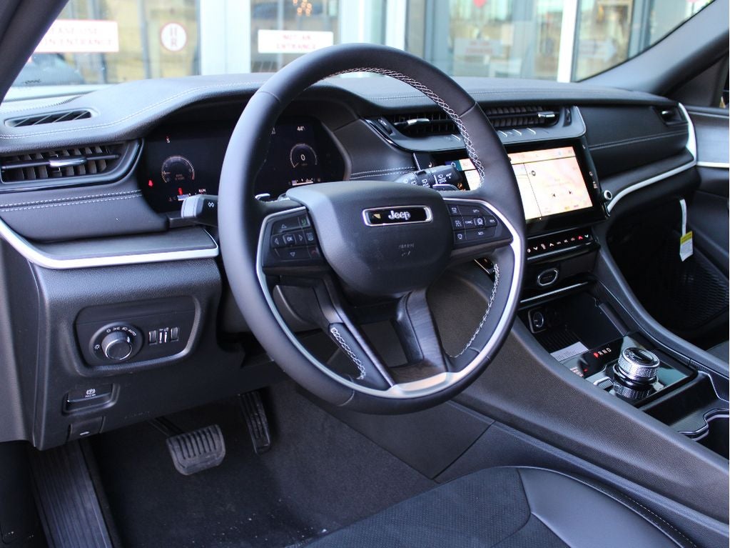 2026 Jeep Grand Cherokee L Laredo Altitude