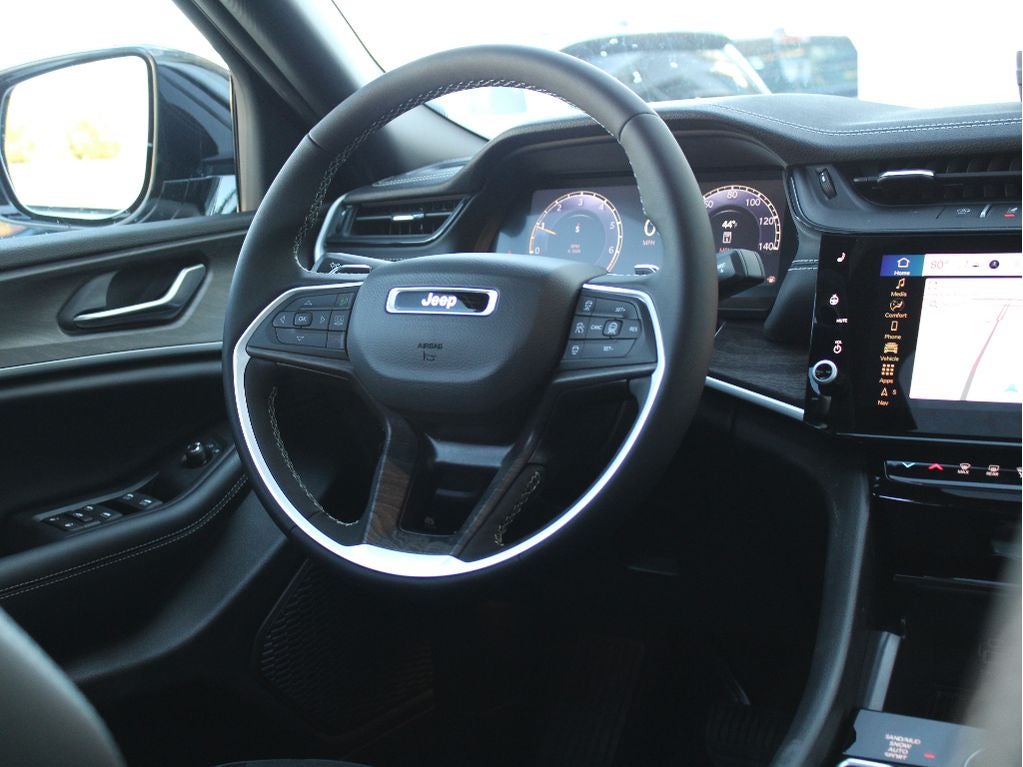 2026 Jeep Grand Cherokee L Laredo Altitude