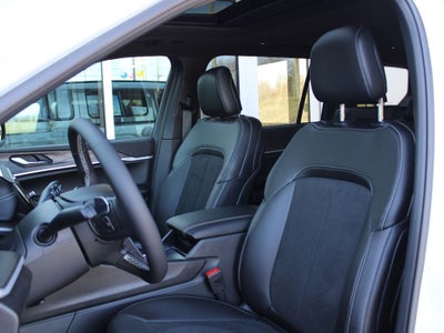 2026 Jeep Grand Cherokee L Laredo Altitude