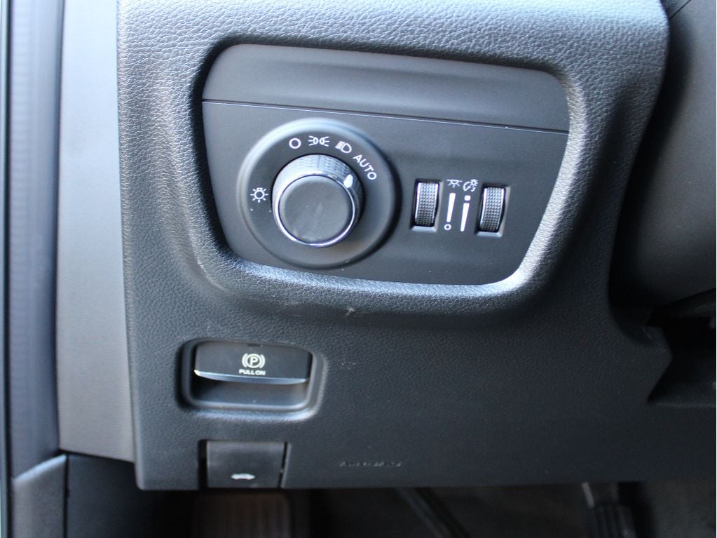 2026 Jeep Grand Cherokee L Laredo Altitude