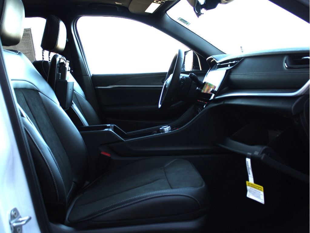 2026 Jeep Grand Cherokee L Laredo Altitude