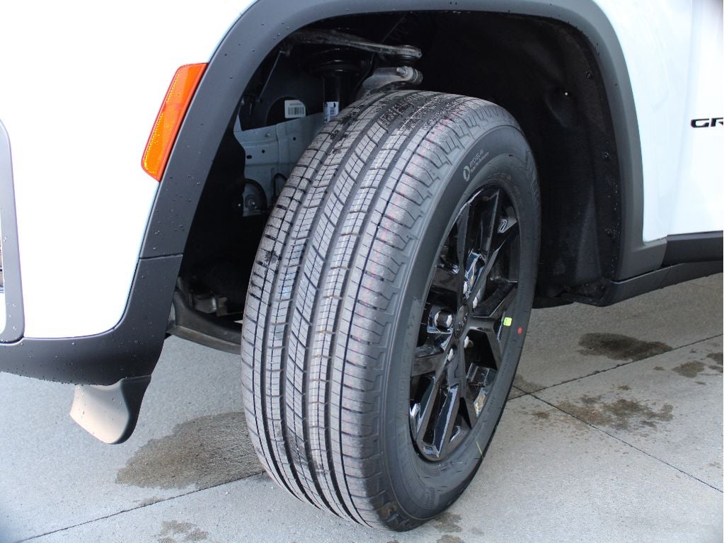 2026 Jeep Grand Cherokee L Laredo Altitude