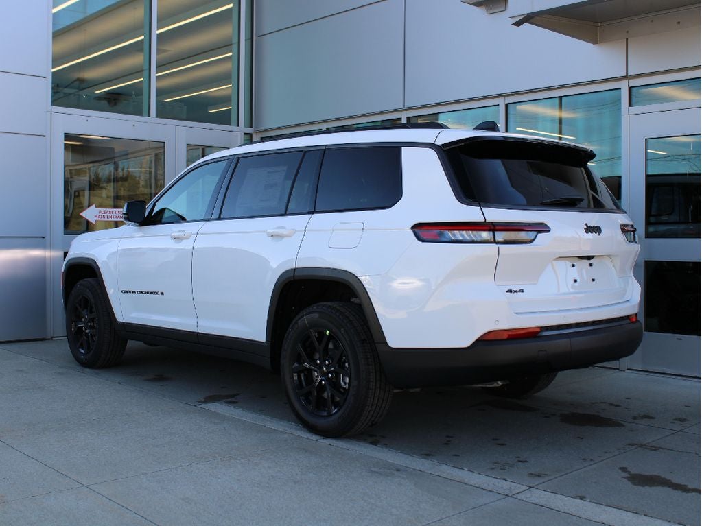 2026 Jeep Grand Cherokee L Laredo Altitude