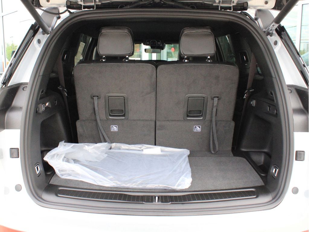 2026 Jeep Grand Cherokee L Laredo Altitude