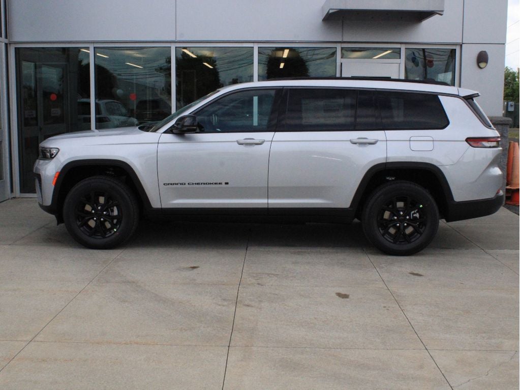 2026 Jeep Grand Cherokee L Laredo Altitude