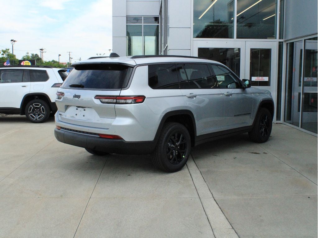 2026 Jeep Grand Cherokee L Laredo Altitude