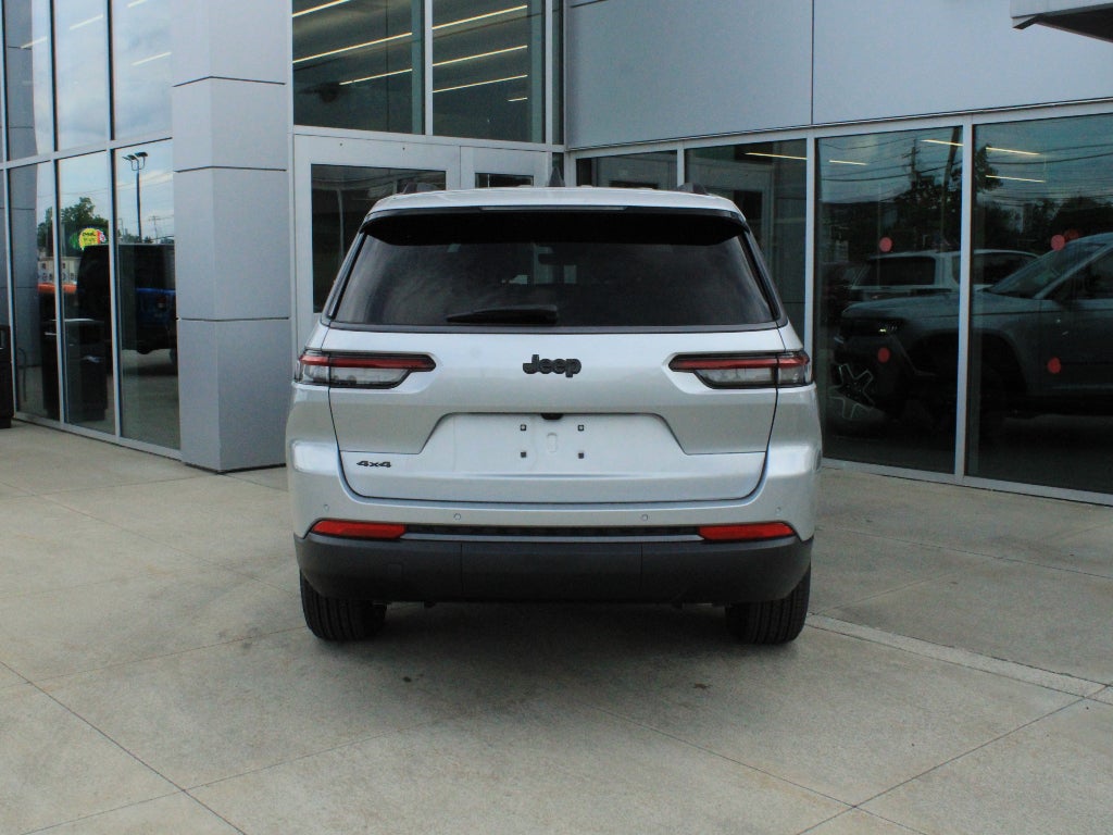 2026 Jeep Grand Cherokee L Laredo Altitude