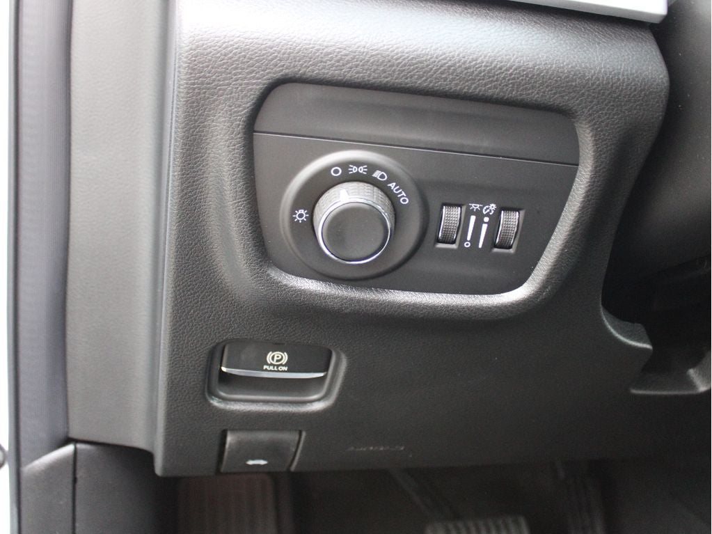 2026 Jeep Grand Cherokee L Laredo Altitude