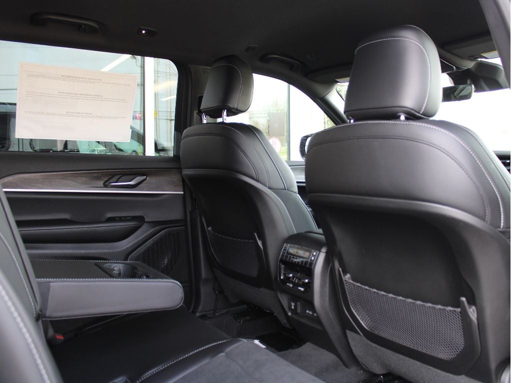 2026 Jeep Grand Cherokee L Laredo Altitude