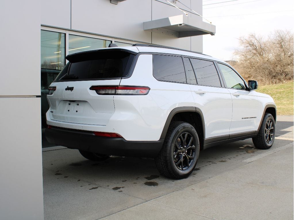2026 Jeep Grand Cherokee L Laredo Altitude