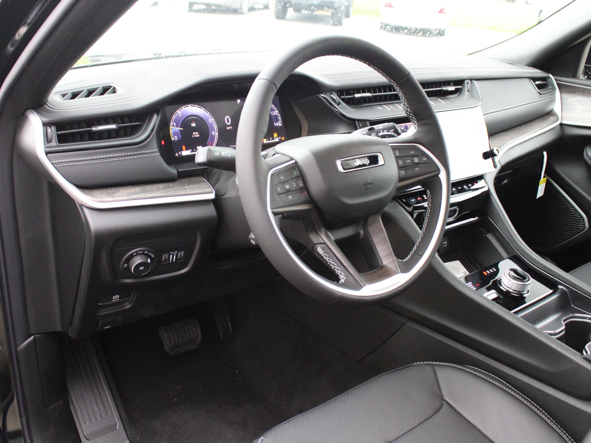 2027 Jeep Grand Cherokee L Limited Reserve