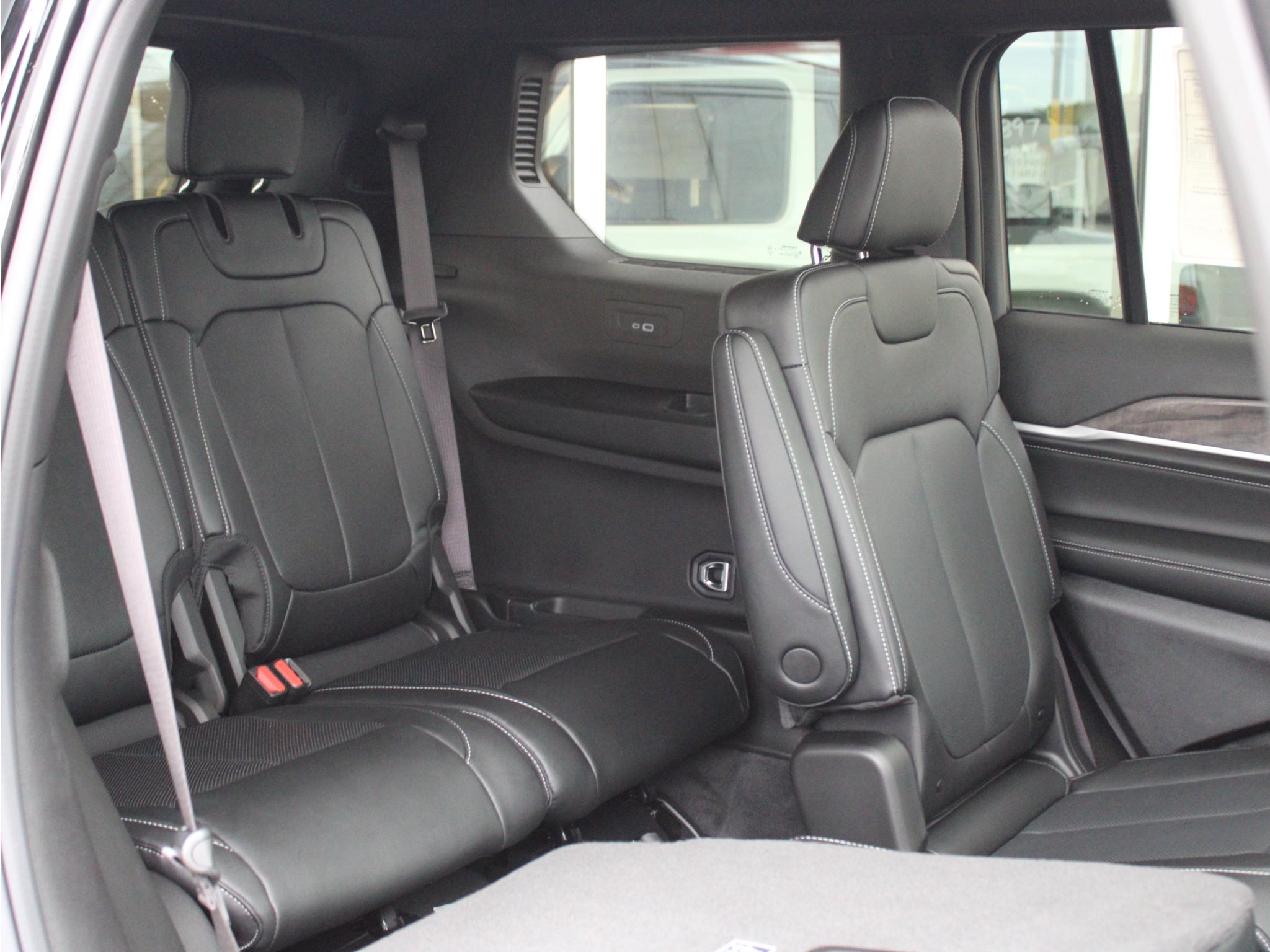 2027 Jeep Grand Cherokee L Limited Reserve