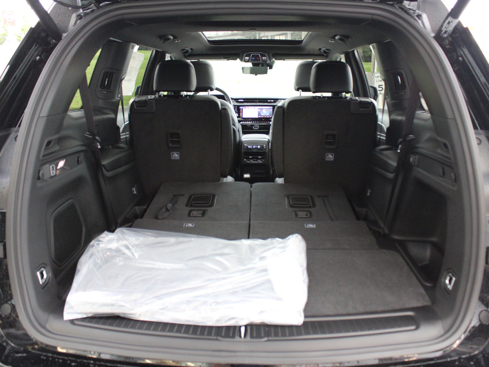 2027 Jeep Grand Cherokee L Limited Reserve