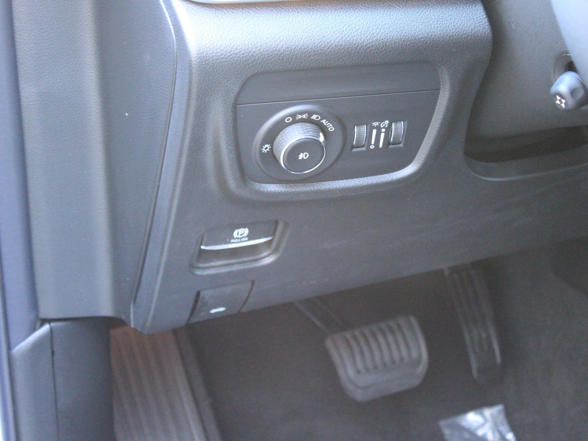 2027 Jeep Grand Cherokee L Limited Reserve