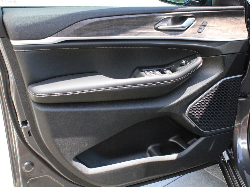 2026 Jeep Grand Cherokee L Limited Reserve