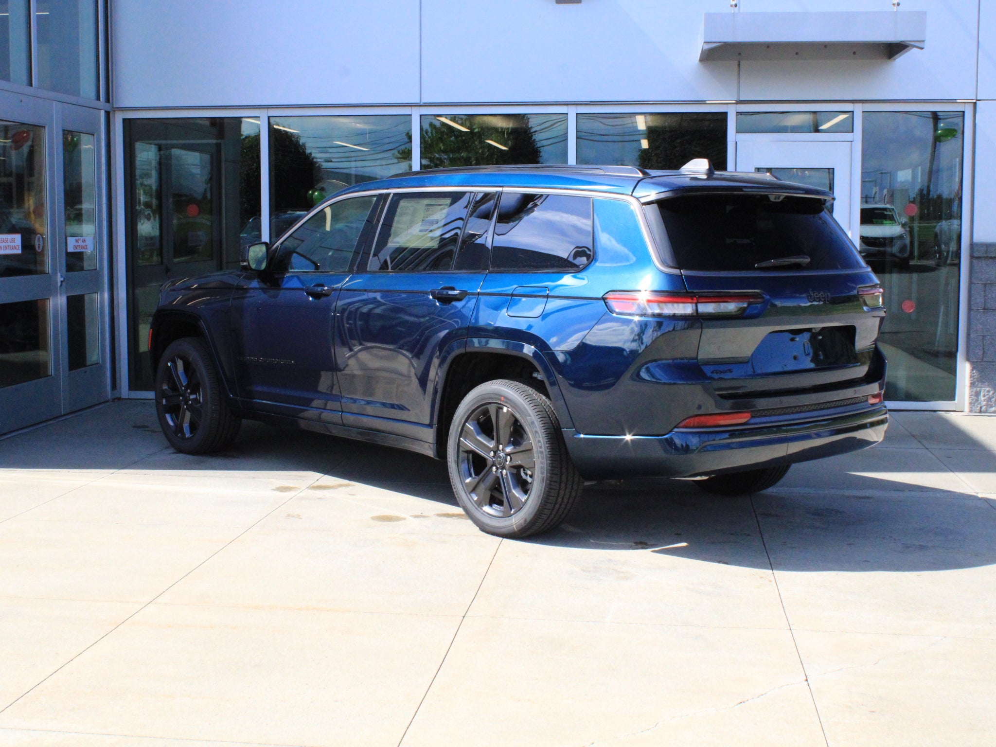 2027 Jeep Grand Cherokee L Limited Reserve