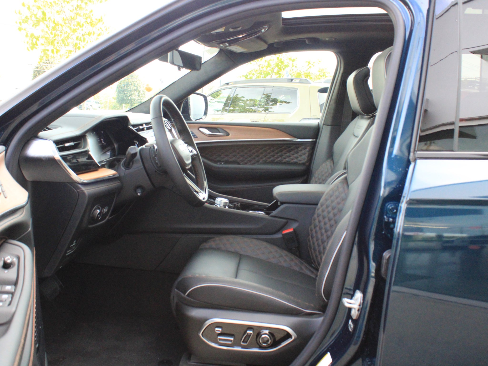 2027 Jeep Grand Cherokee L Summit