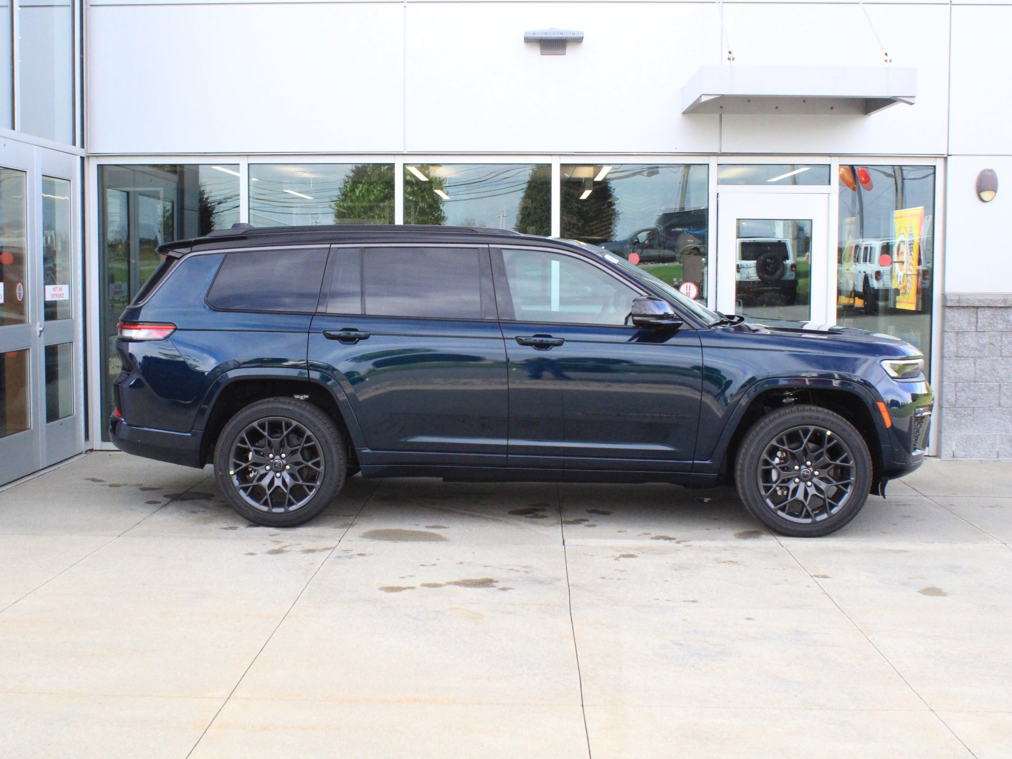 2027 Jeep Grand Cherokee L Summit