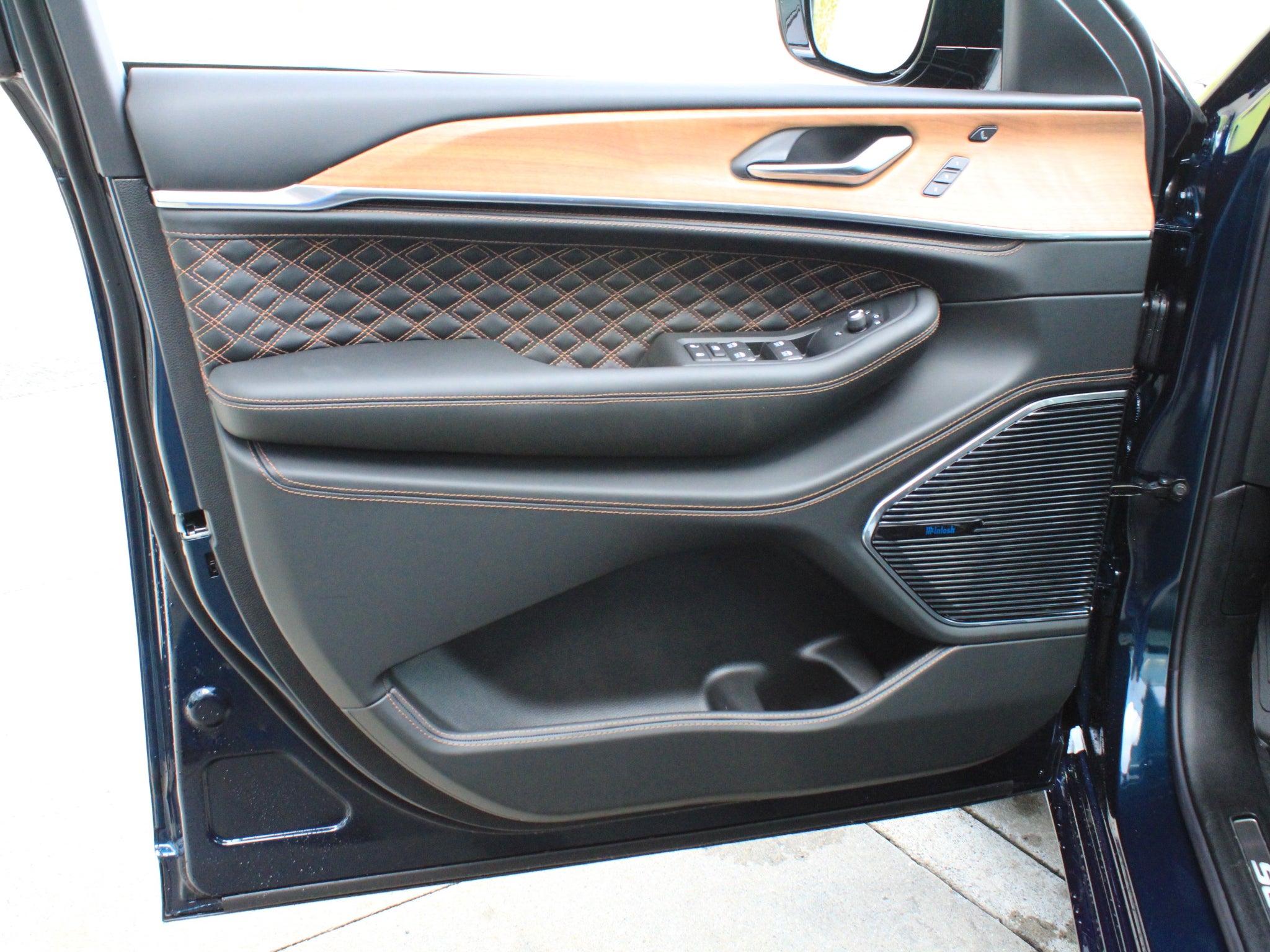 2027 Jeep Grand Cherokee L Summit
