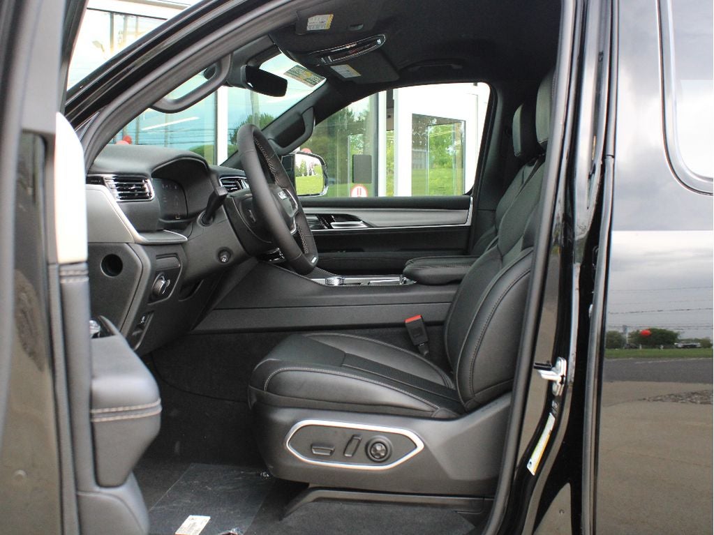 2026 Jeep Grand Wagoneer Base