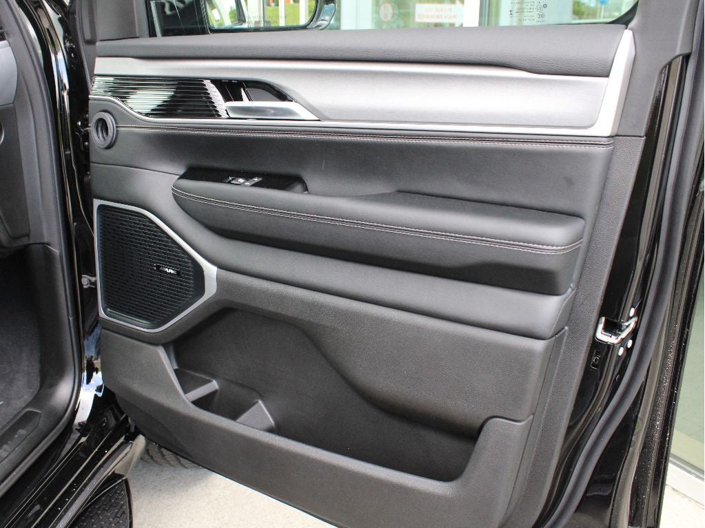 2026 Jeep Grand Wagoneer Base