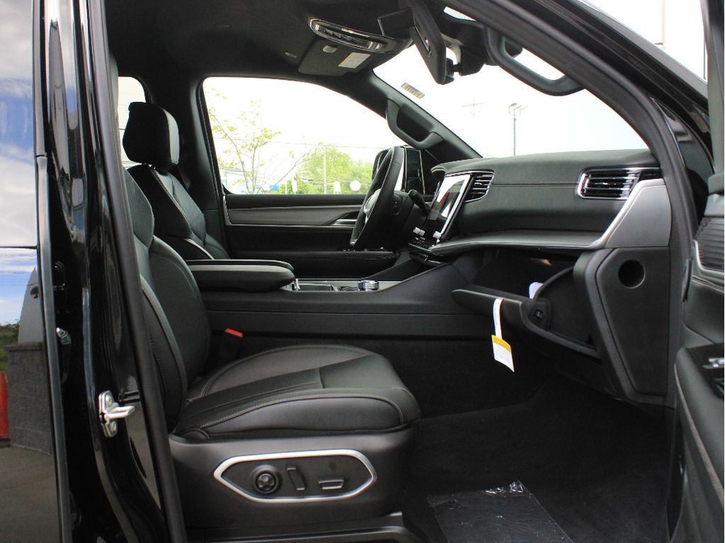 2026 Jeep Grand Wagoneer Base
