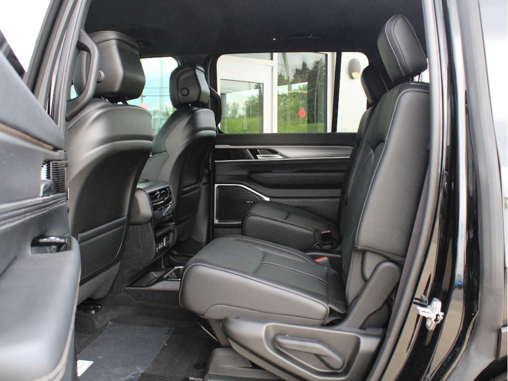 2026 Jeep Grand Wagoneer Base