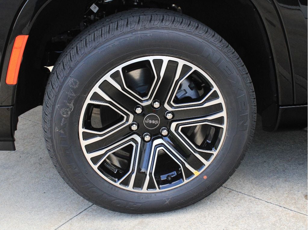 2026 Jeep Grand Wagoneer Base