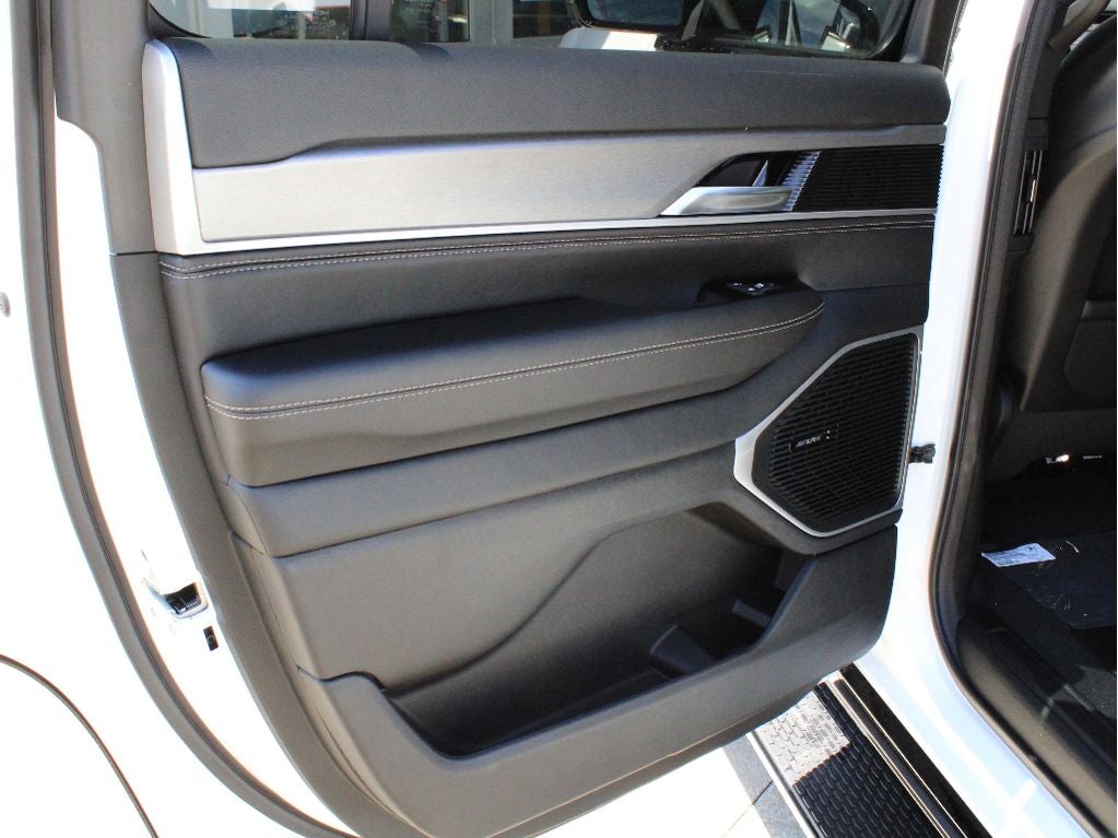 2026 Jeep Grand Wagoneer Upland